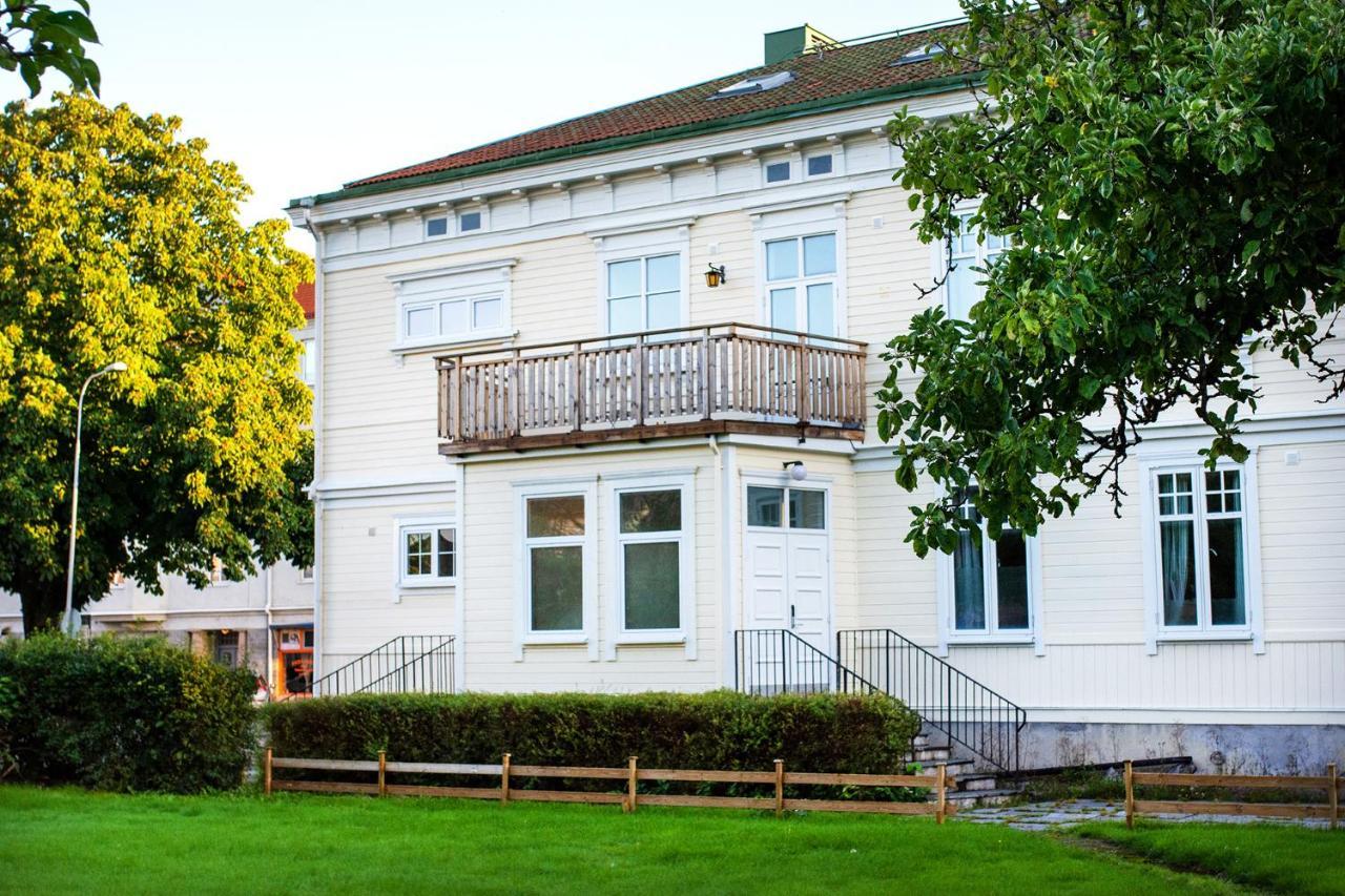 Vaenersborgs Vandrarhem Exterior photo